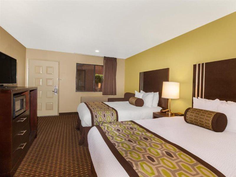 מילפיטאס Days Inn By Wyndham San Jose Airport מראה חיצוני תמונה